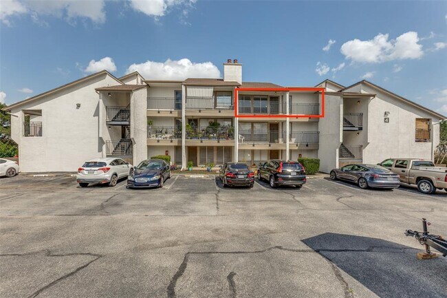 Building Photo - 6910 Hart Ln