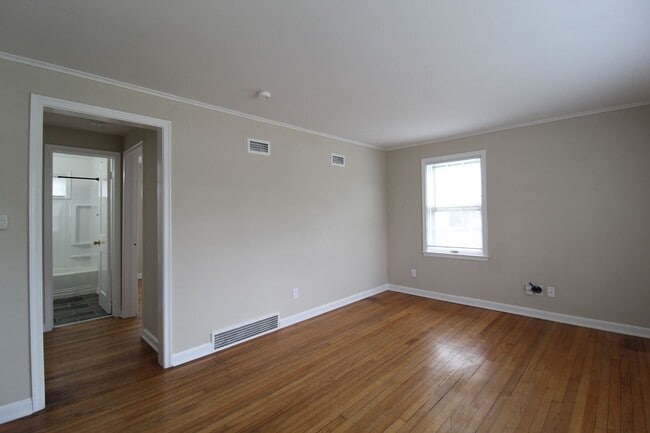 Building Photo - 1 Bedroom 1 Bath Duplex in Navy Hill Area in Olathe