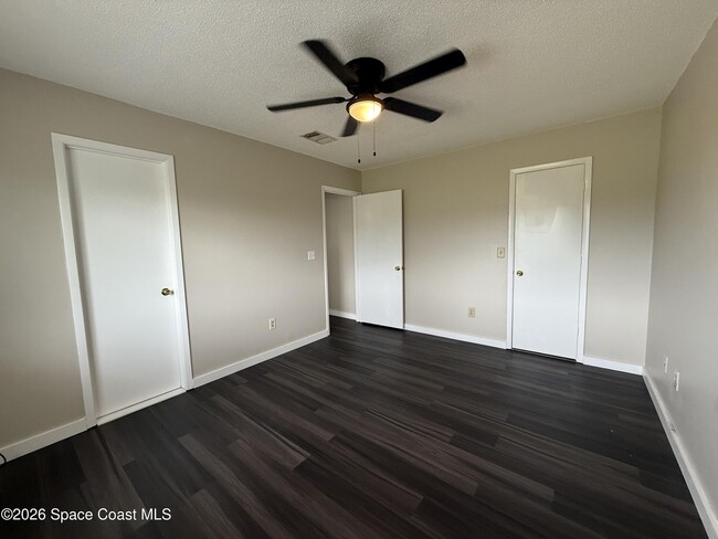 Building Photo - 1490 Van Buren Ave SE