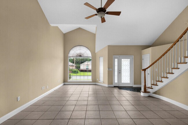 Building Photo - 879 Van Dyke Dr