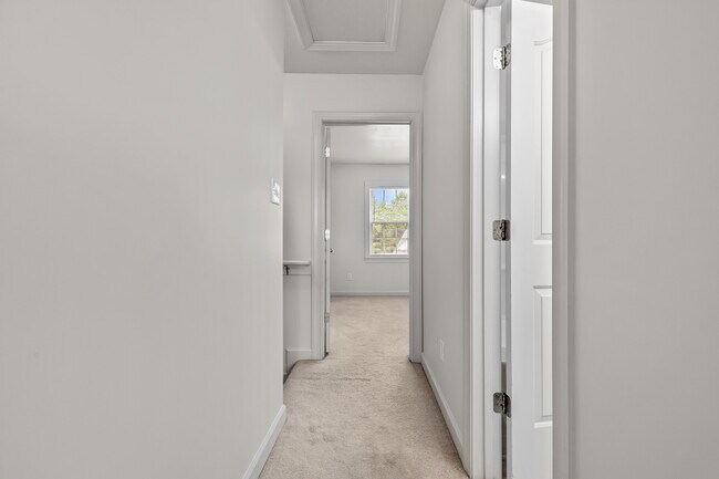 Building Photo - 403 Springwood Dr