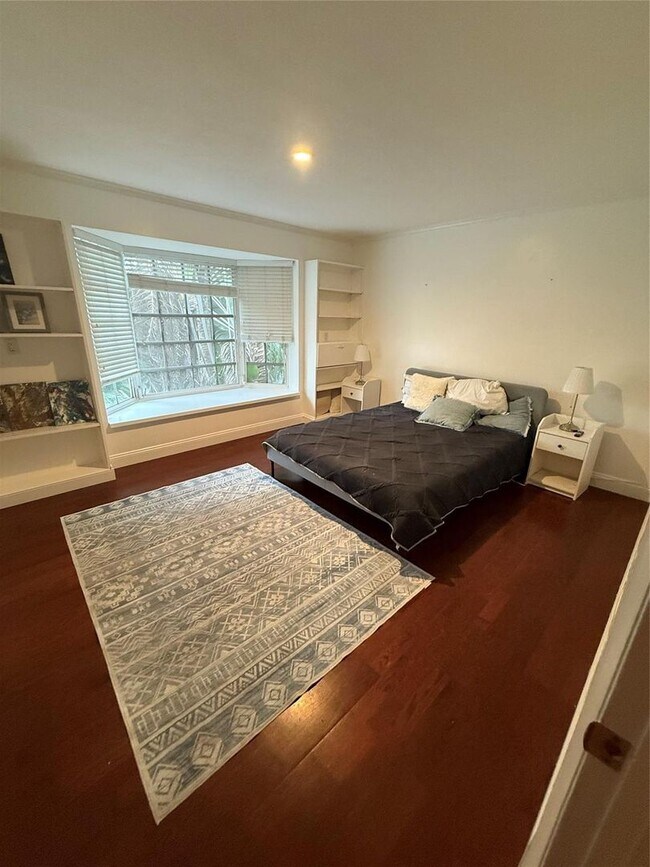 Building Photo - 619 Kensington Pl