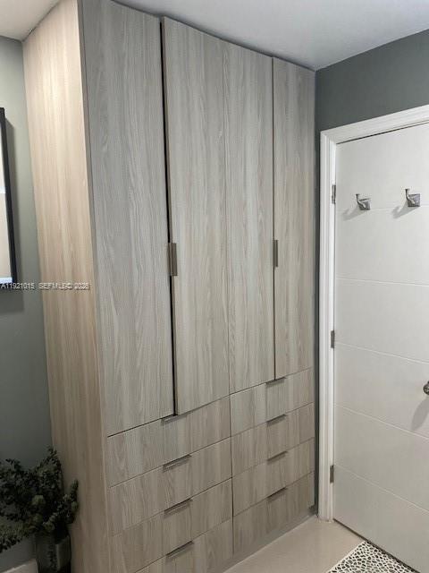 Building Photo - 428 N Crescent Dr