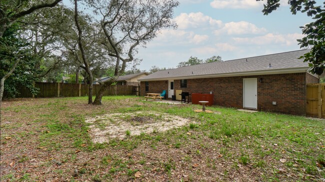 Building Photo - 1344 Bayshore Terrace