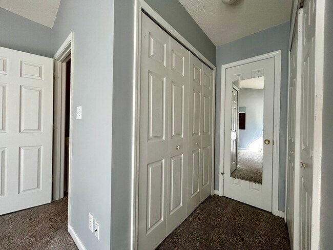 Building Photo - 7686 Petrea Ln