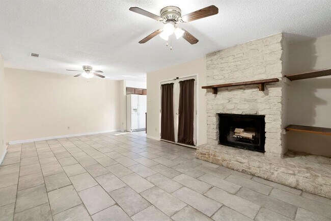 Building Photo - 7703 Peaceful Hill Ln