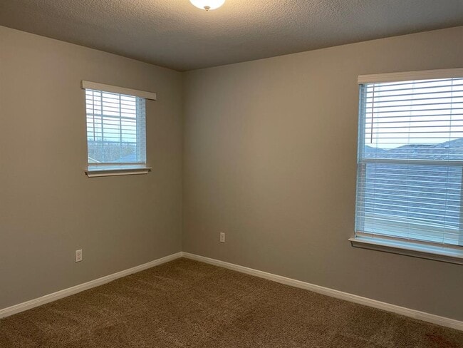 Building Photo - 665 Donegal Ln