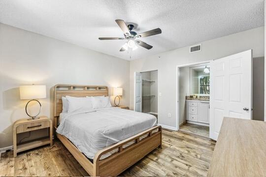 Building Photo - 720 S Sapodilla Ave