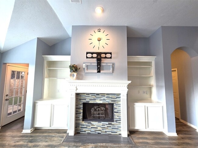 Building Photo - 2614 Parkbriar Ln