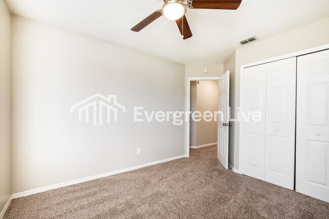 Building Photo - 373 River Chase Dr