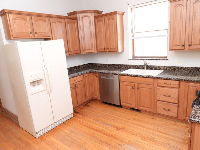 Building Photo - 5119 W Pensacola Ave