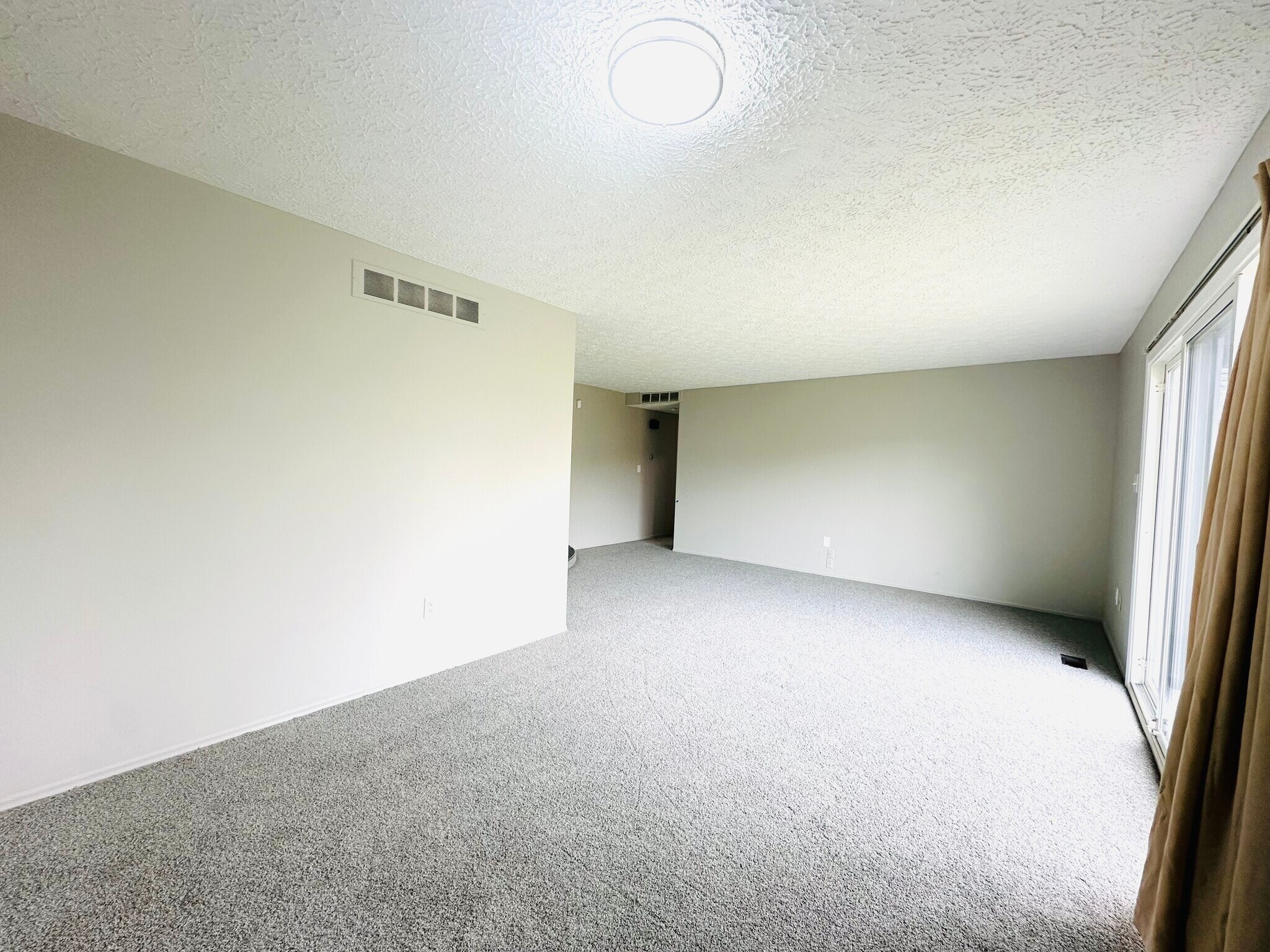 Building Photo - 537 Randall Dr