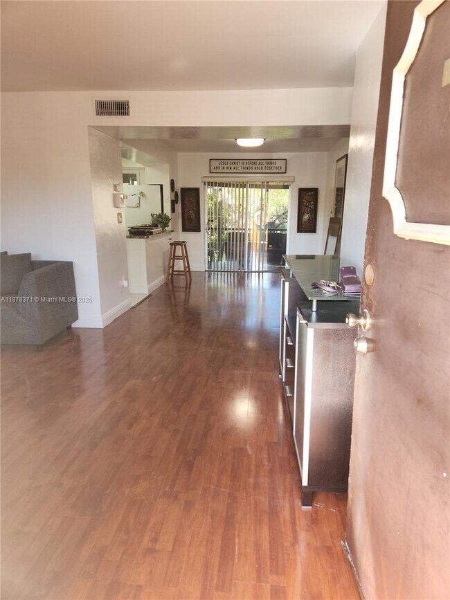 Primary Photo - 8401 SW 107th Ave