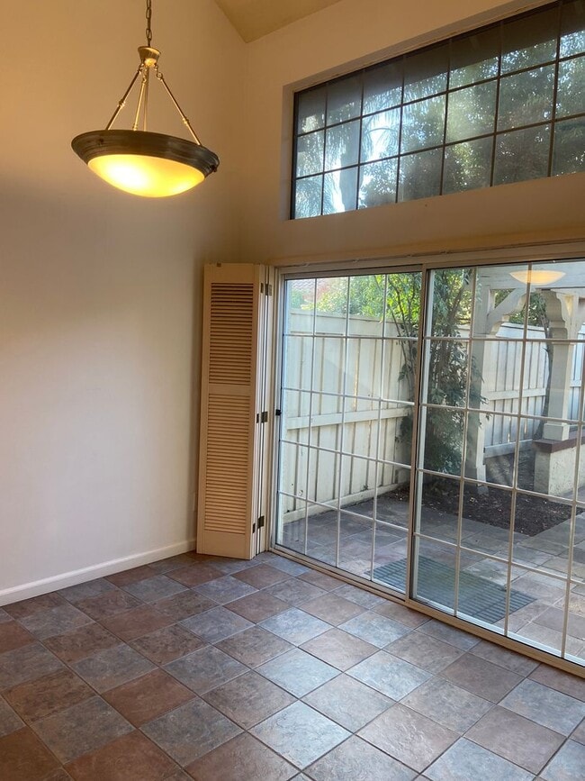 Building Photo - American River Canyon Folsom - 3 Bdrm, 3 Bath in gated community