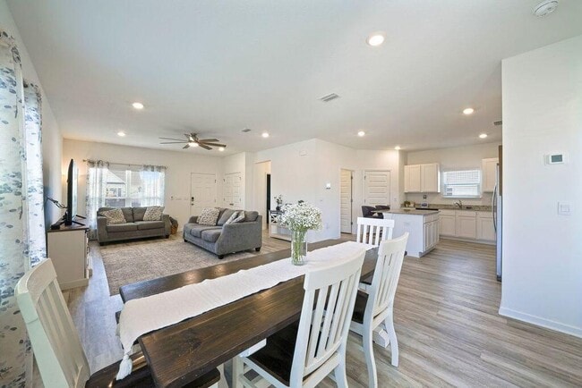 Building Photo - 51 Woodsorrel St