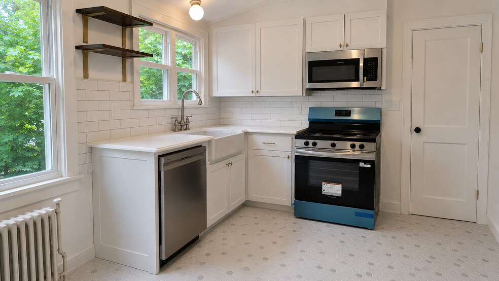 Building Photo - 3813 N Frederick Ave