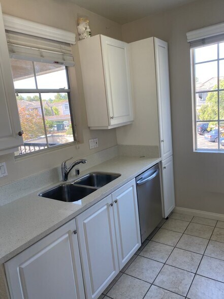 Primary Photo - 10820 Sabre Hill Drive