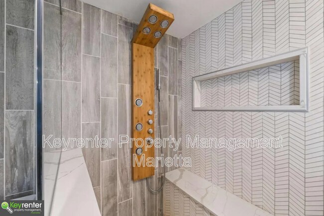 Building Photo - 2274 Edgemore Dr SE