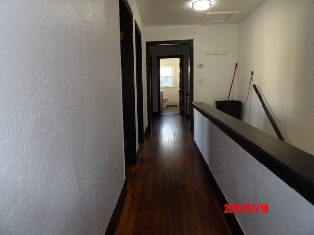 Building Photo - 217 E 3rd St