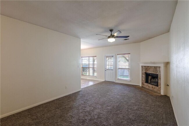 Building Photo - 105 Bluejay Cove