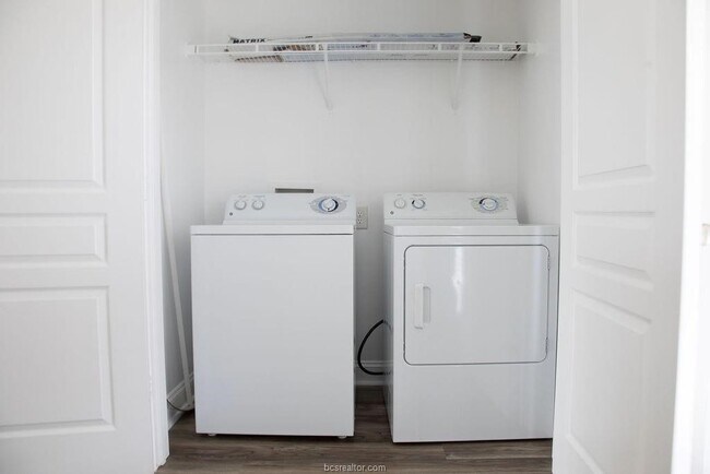 Building Photo - 1725 Harvey Mitchell Pkwy S