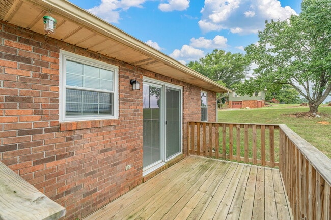 Building Photo - 2832 Vicksburg Ln