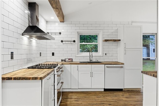 Building Photo - 3143 Claiborne Dr NW