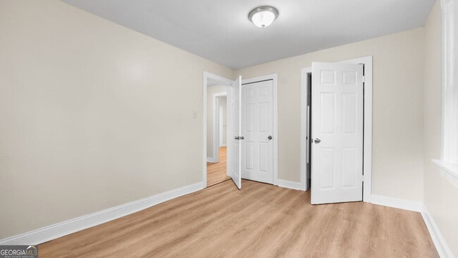 Building Photo - 335 S McLin St