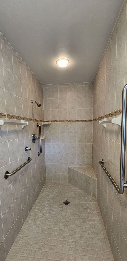 Building Photo - Beautifully updated 3-bedroom, 2.5-bath home in a picturesque country setting