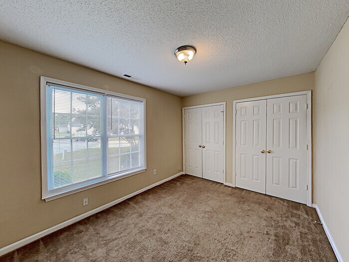 Building Photo - 5800 Carolina Manor Ct