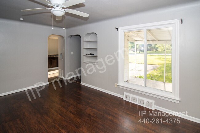 Building Photo - Lovely 3BD & 1.5BA Updated Home in North R...