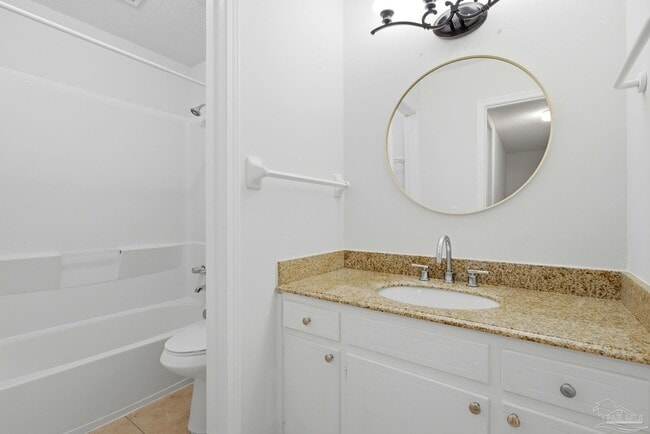 Building Photo - 2109 Langley Ave