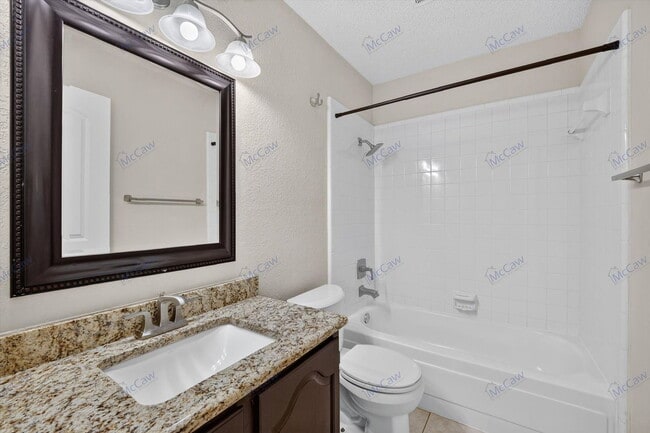 Building Photo - 2607 Parkview Dr