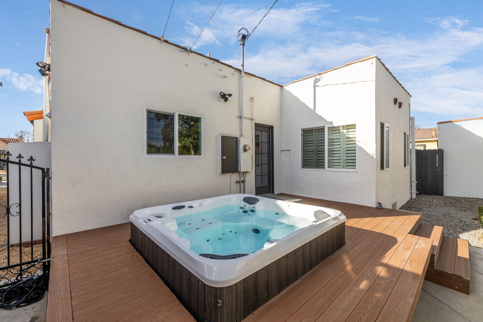 Building Photo - 3758 Gaviota Ave