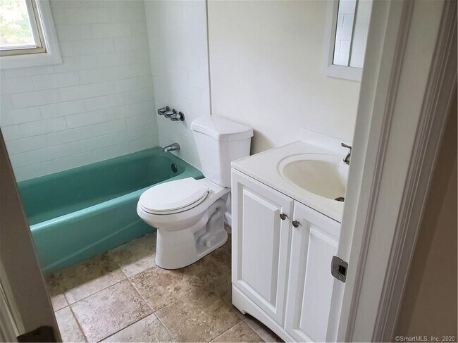 Building Photo - 38 Sunny Valley Rd