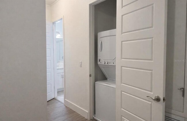 Building Photo - 13025 Michael Callin Aly