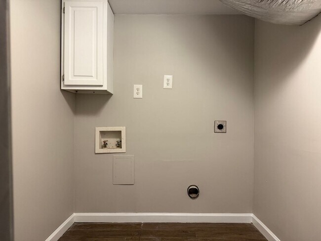 Building Photo - Old Tusculum Rd Apartments