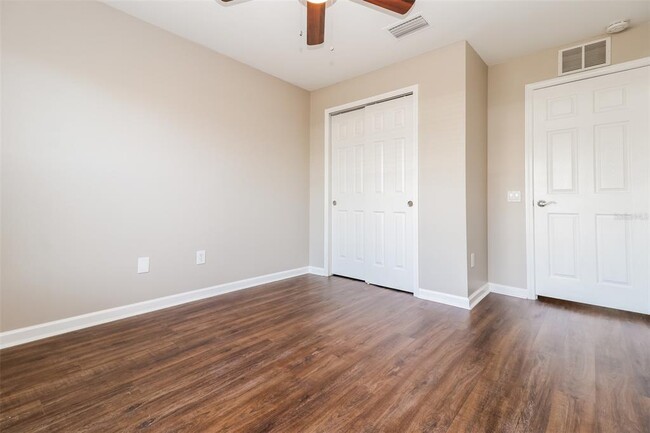 Building Photo - 654 White Flower Way