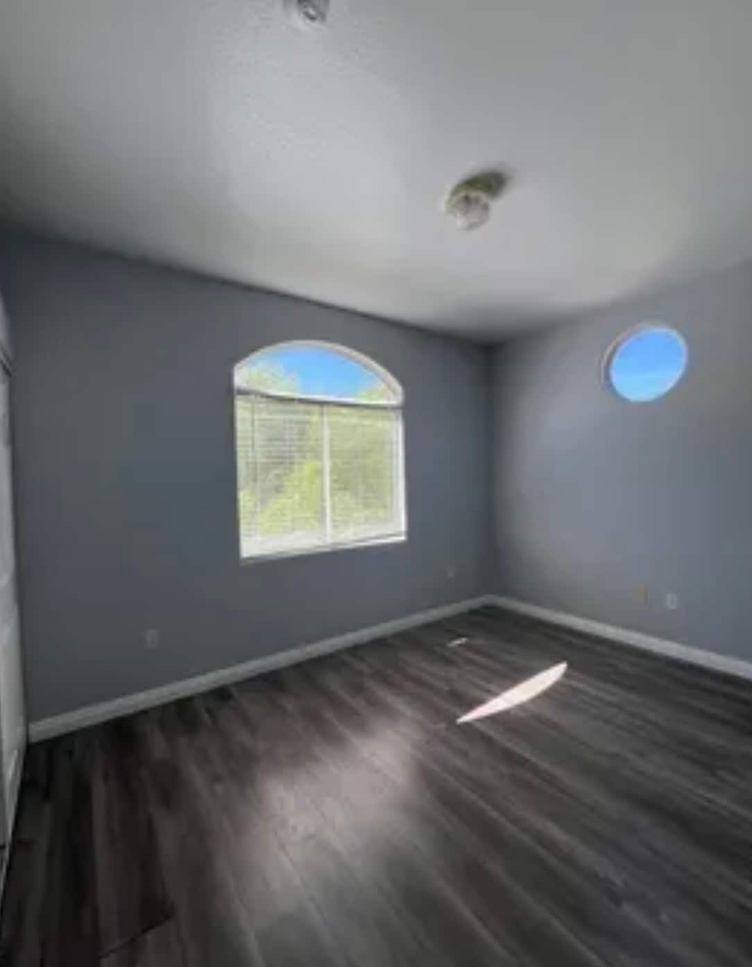 Building Photo - 700 Carnegie St