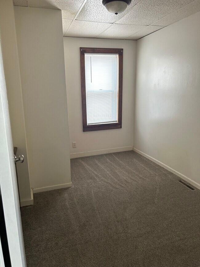 Building Photo - 108 S Main St