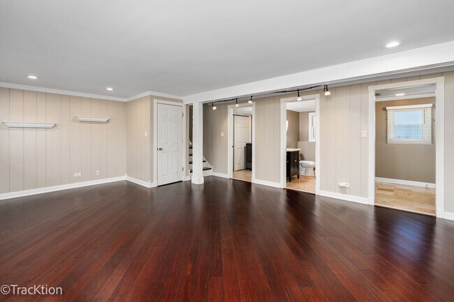 Building Photo - 11S639 McGrath Ln