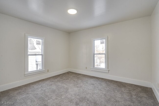 Building Photo - 155 W Walnut St