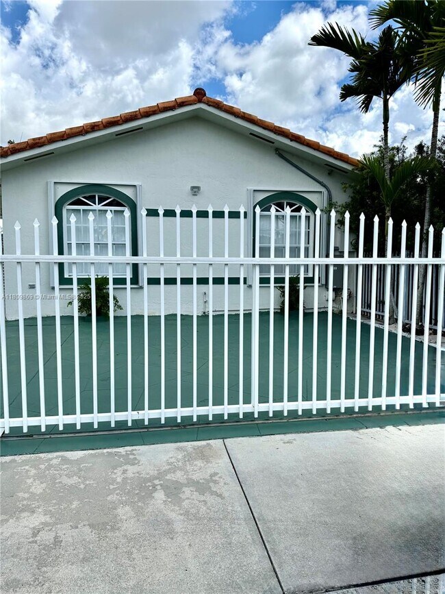 Building Photo - 14121 SW 168th Ln