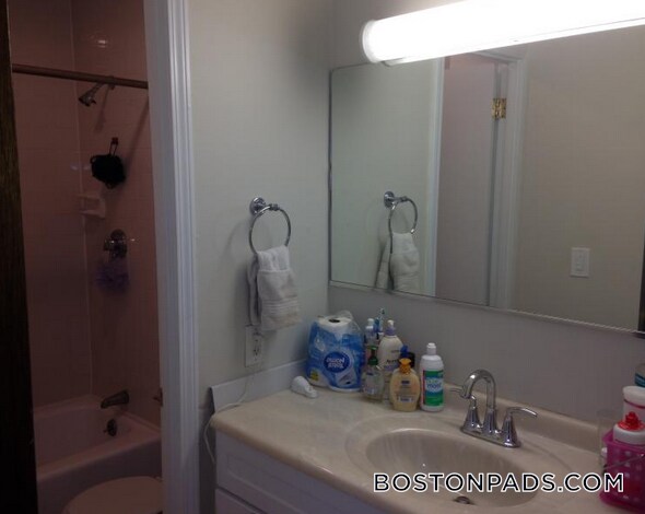 Building Photo - 57 Westland Ave