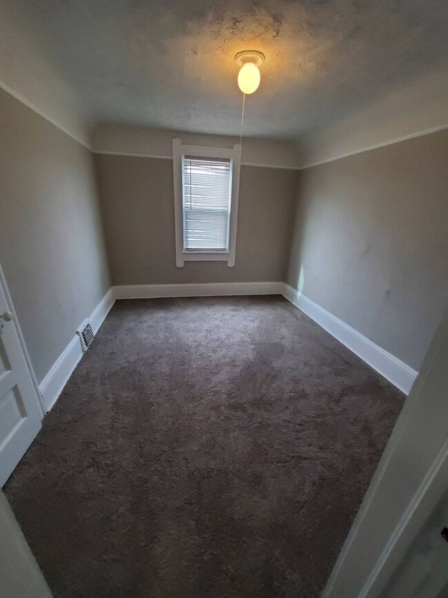 Building Photo - A Place You’ll Love to Call Home – Gorgeous 3-Bedroom Property!