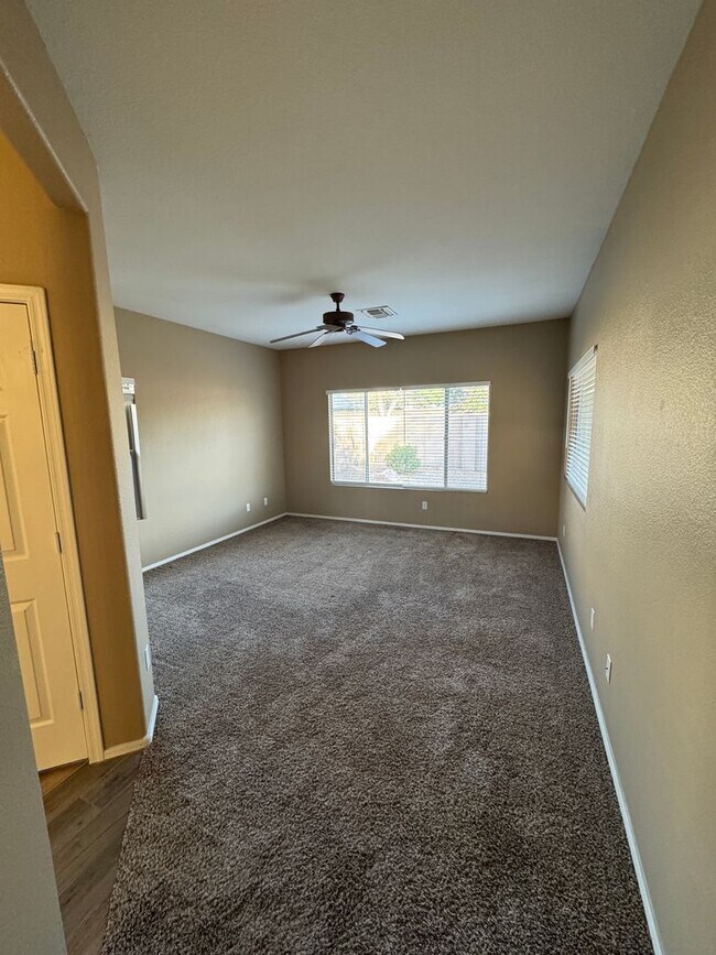 Building Photo - 9450 W Quail Ave