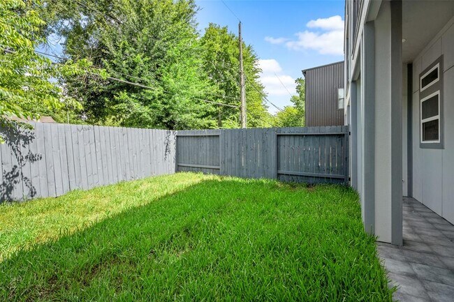 Building Photo - 6720 Lozier St