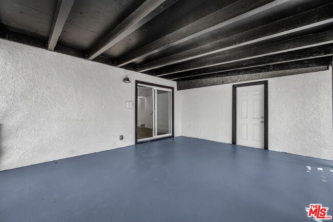 Building Photo - 1105 W 134th St