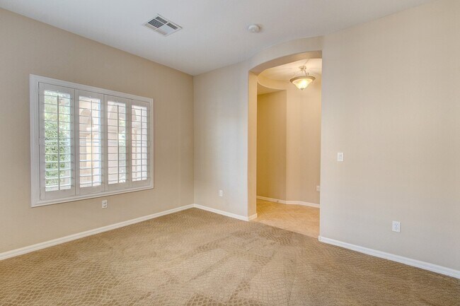 Building Photo - Summerlin Home with downstairs Bed/Bath & Large Patio with Courtyard!
