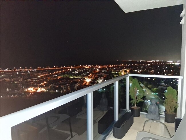 Building Photo - 2641 N Flamingo Rd